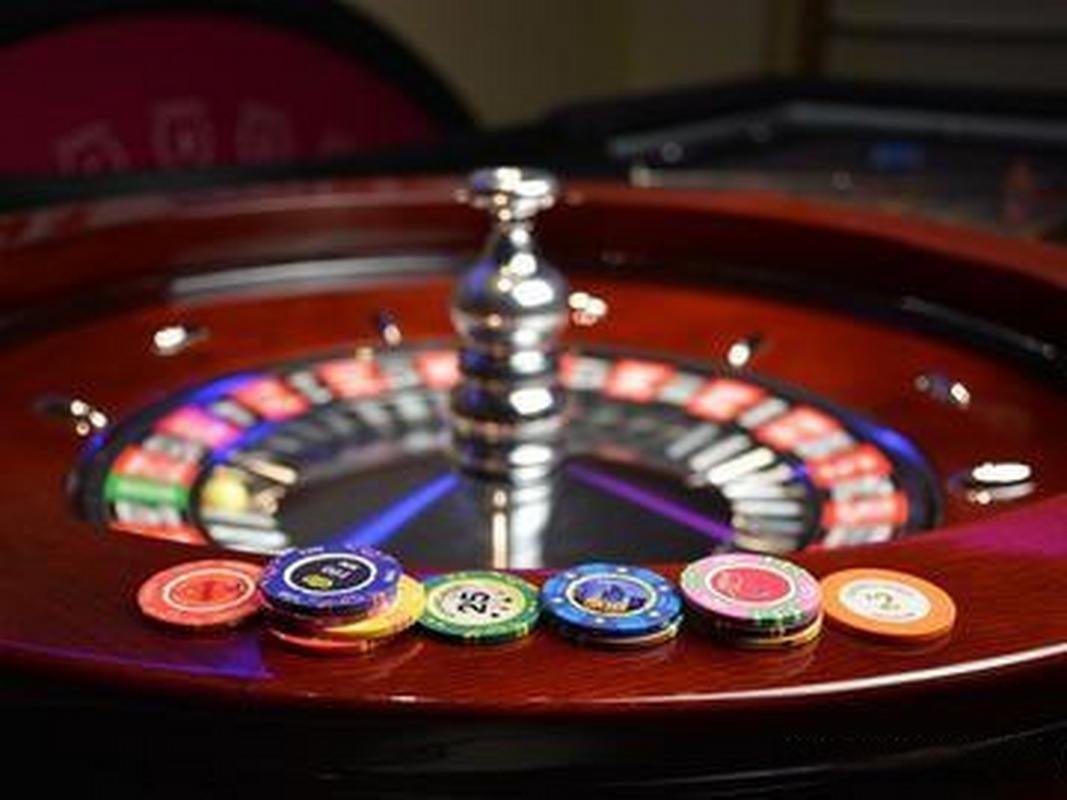 Filipino bettor placing a sports bet on smvip mobile platform